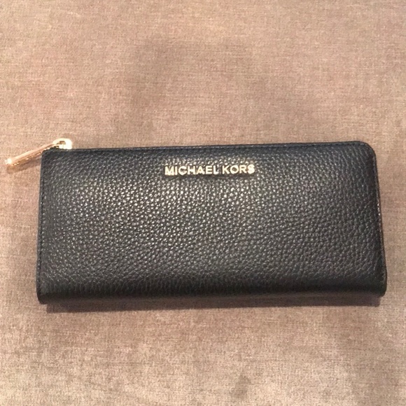 Michael Kors Wallet - Picture 3 of 6